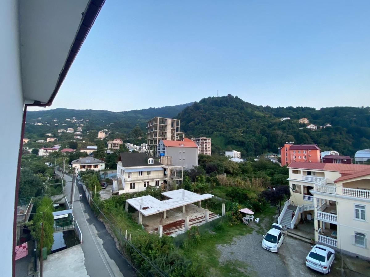 Hotel Beliy Dom Kvariati Exterior foto